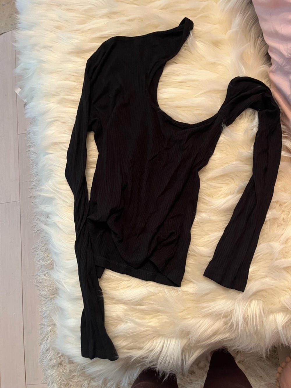 Emma & Sam Black One-Shoulder Ribbed Long Sleeve Top